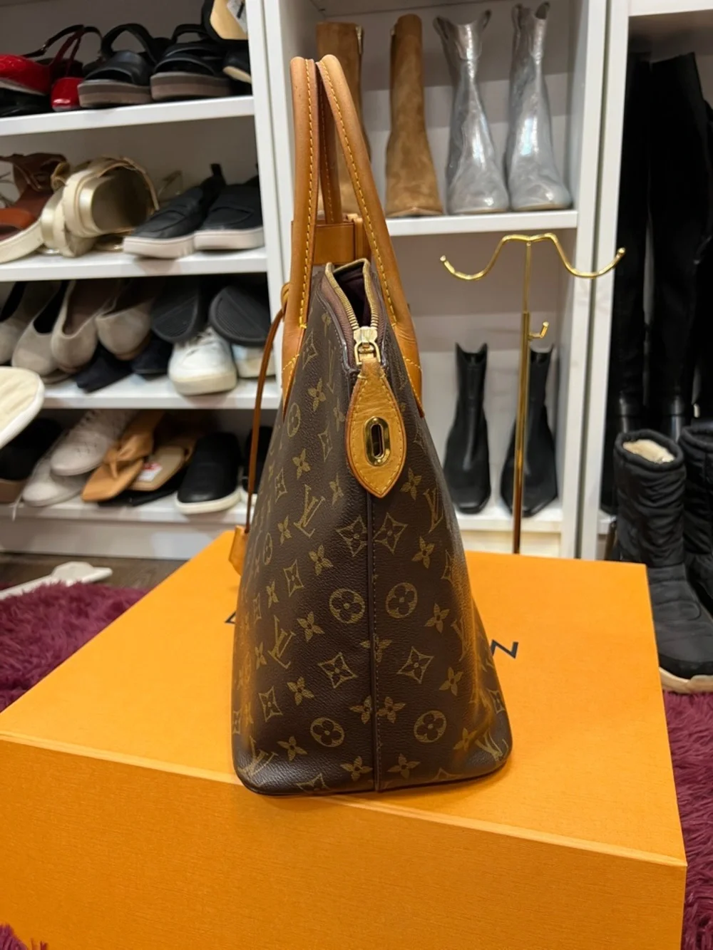 ๐ฅ๐ฅ Louis Vuitton Lockit Bag with leather interior and COA - Picture 4 of 17
